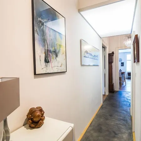 דירה Bright And Quiet Apt In The Heart Of The Old Town *