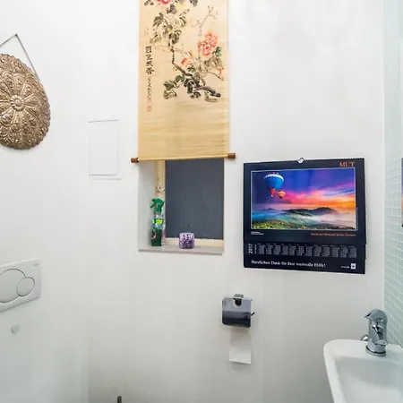 Bright And Quiet Apt In The Heart Of The Old Town דירה *