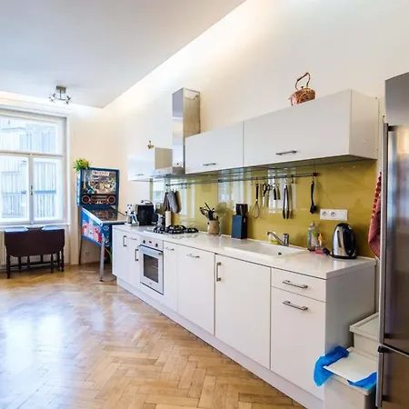 דירה Bright And Quiet Apt In The Heart Of The Old Town