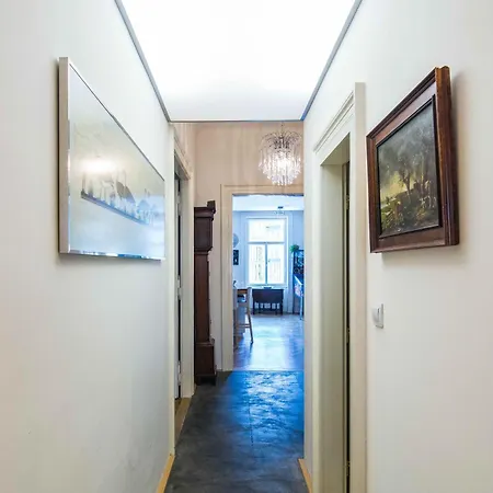 Bright And Quiet Apt In The Heart Of The Old Town *