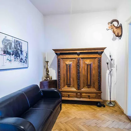 דירה Bright And Quiet Apt In The Heart Of The Old Town *