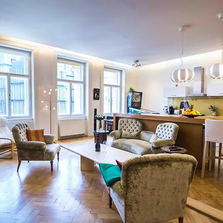 דירה Bright And Quiet Apt In The Heart Of The Old Town *